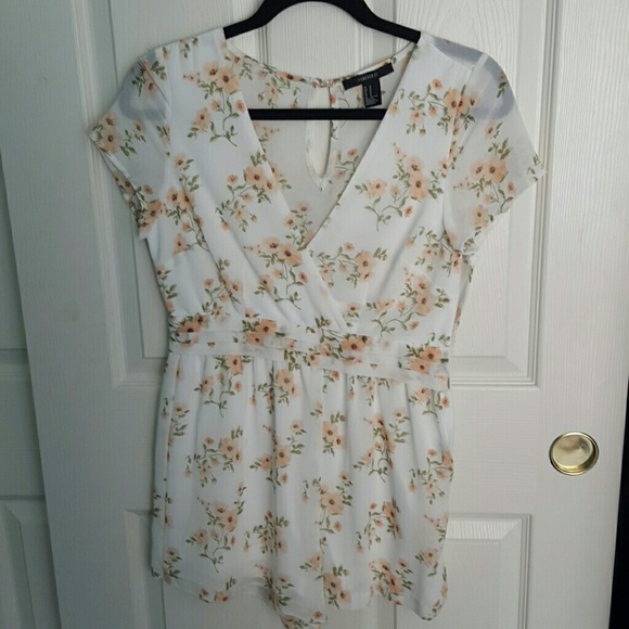 Plunge V romper