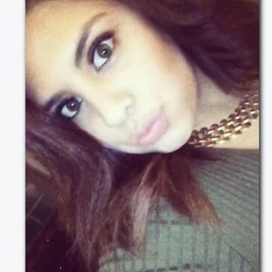 Meet your Posher, Andrea