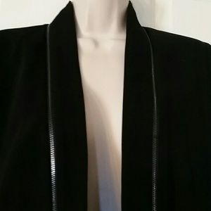 BOUTIQUE Jackets & Coats - New Capelet boutique cape black blazer 4 black BOUTIQUE Jackets & Coats - New Capelet boutique cape black blazer 4 black