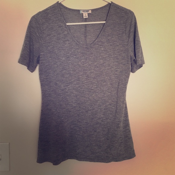 Universal vneck - Picture 1 of 4