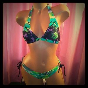 Roxy green and black bikini.