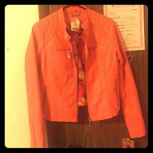 Brand new leather jacket size medium !!