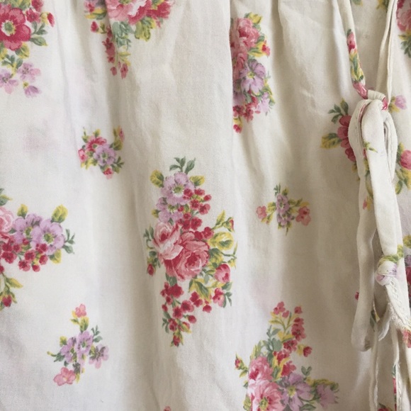 ✨SOLD✨ Brandy Melville floral Eve's - Picture 2 of 2