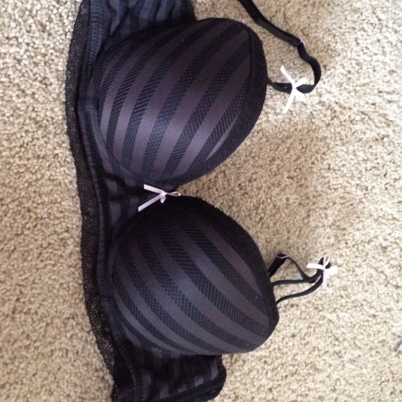 Cute Bra. Never worn. Doesn't fit me.