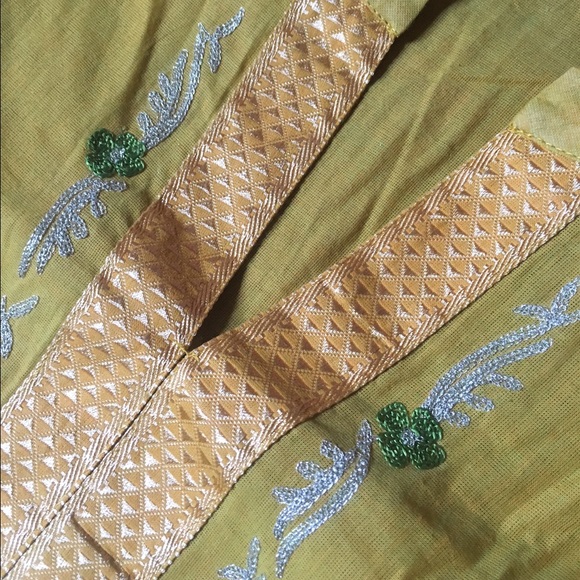 NWT gorgeous yellow Indian tunic (kurti)