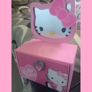 Hello Kitty jewelry box