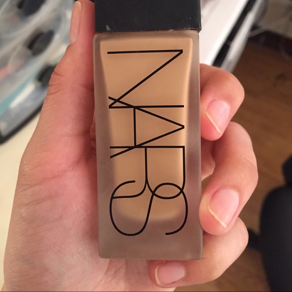 Nars All Day Luminous Weightless Foundation
