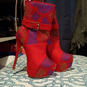Multicolored booties