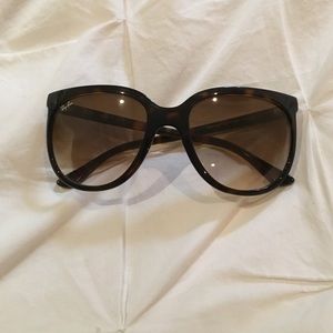 Ray-ban sunglasses with case