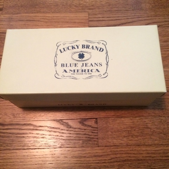 Lucky Brand sandals (hardly worn)