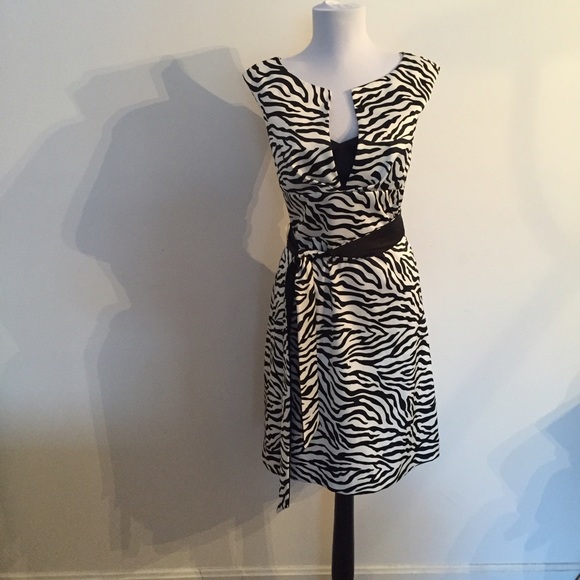 White  House Black Market Dress❤️