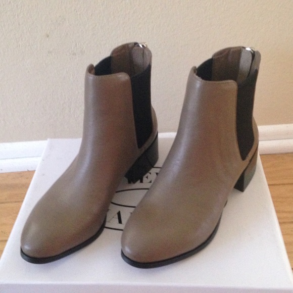 Steve Madden Chelsea Boots