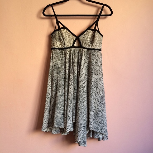 Stylestalker Strappy Cutout Print Dress - Picture 2 of 3