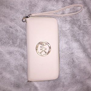 Michael kors wallet