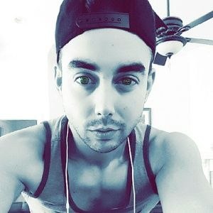 Meet your Posher, Travis