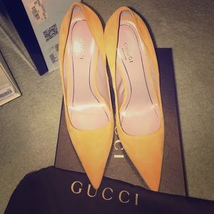 Gucci 'Kid Scamosciato' in Curcuma