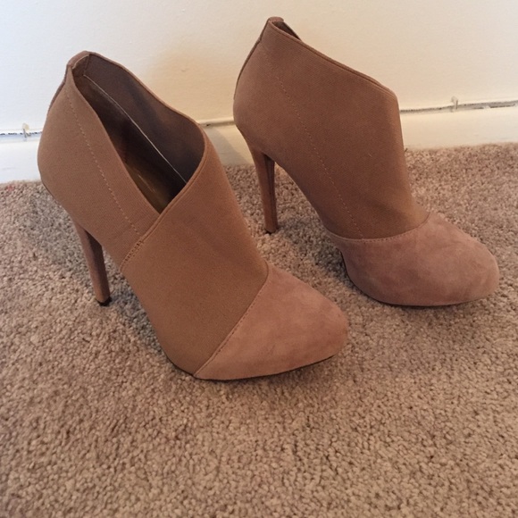Jessica Simpson tan suede booties