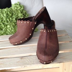 BareTraps Woman's clog shoes