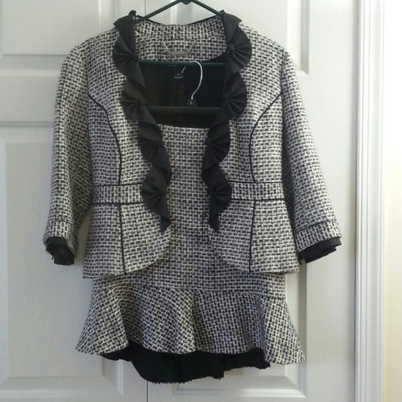 White House Black Market 2 Piece Blazer & Skirt