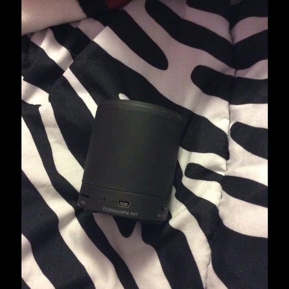 beats Bluetooth speakers - Picture 2 of 2