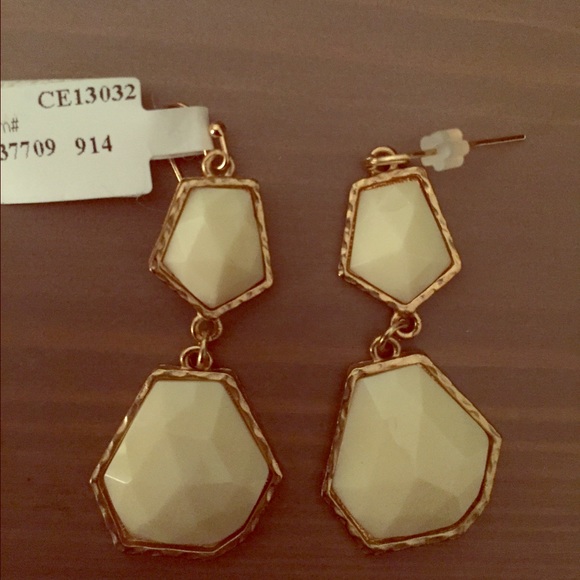 Off white and gold dangly earrings. New.