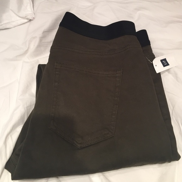 Resolution pull on leggings.