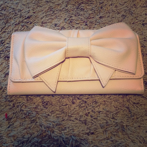 Bow Flip Wallet