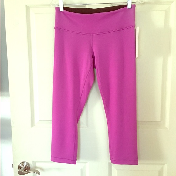 Lululemon reversible crop