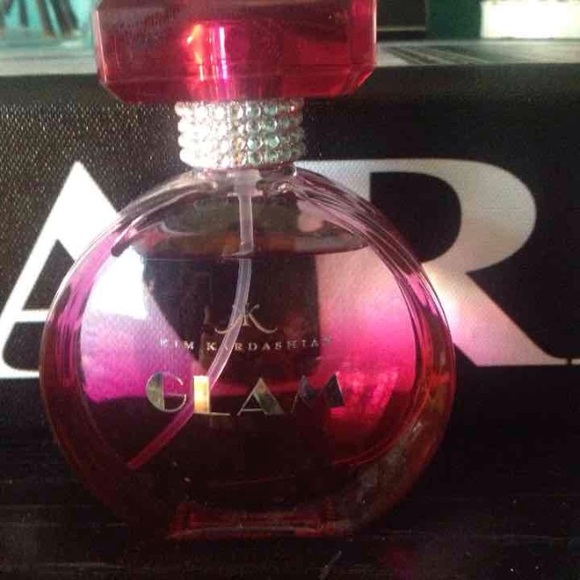 Kim Kardashian Perfume - Picture 1 of 2