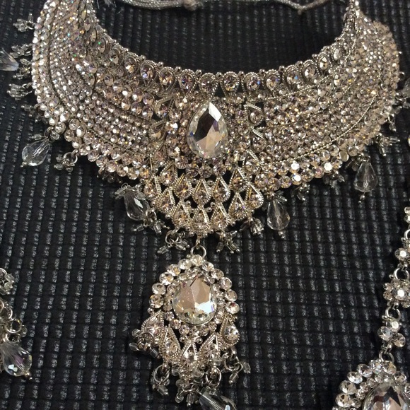 Designer necklace set with headpiece earrings plus