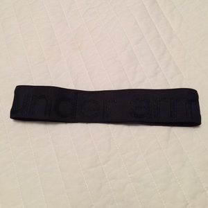 NWOT UNDER ARMOUR HEADBAND