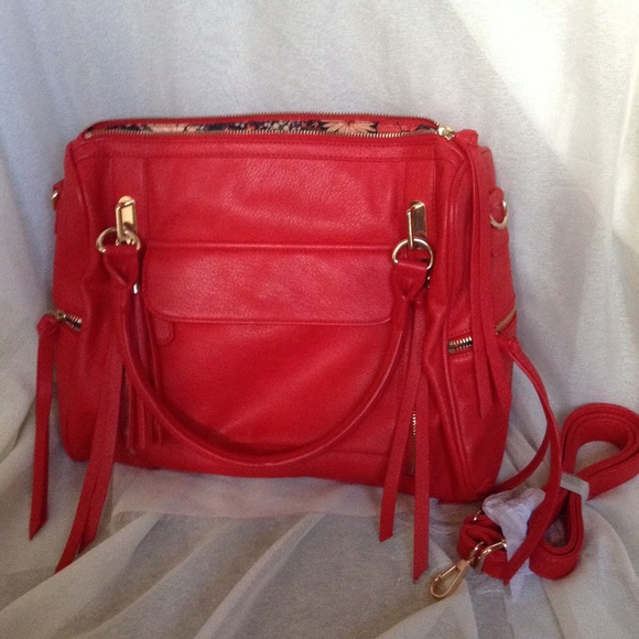 Urban Expressions Large Red Messenger New