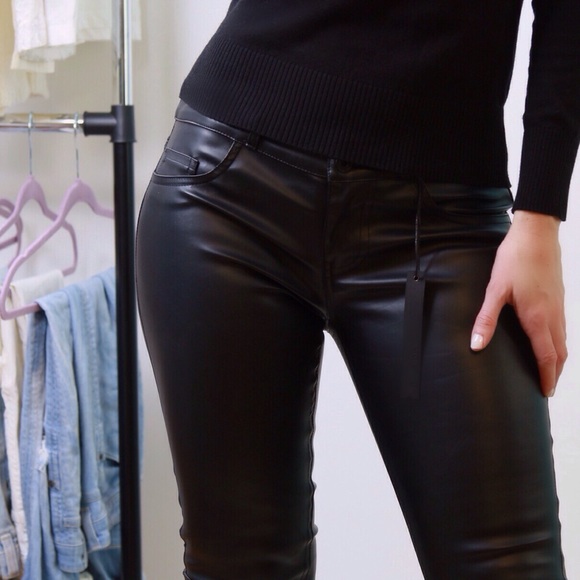 SoldOut11thStreet - Picture 3 of 4