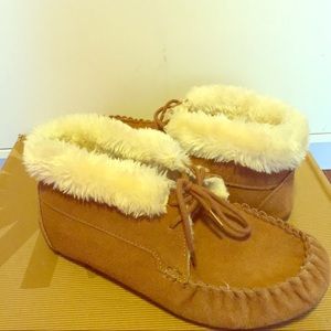 Moccasin slides