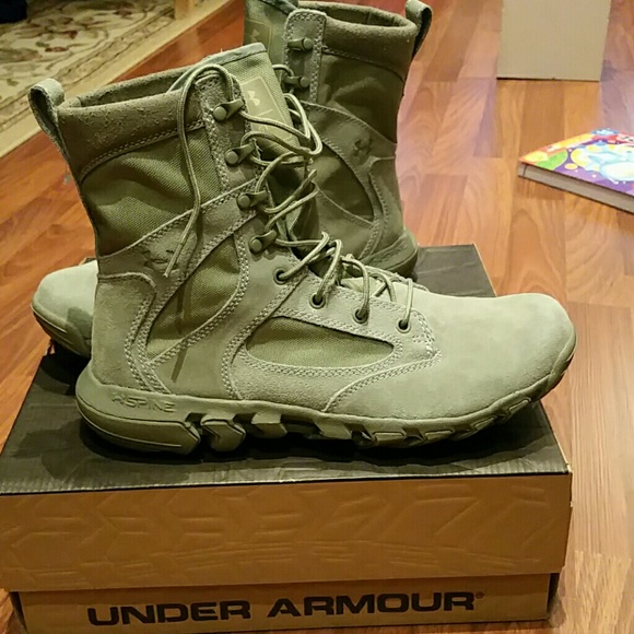 UNDER ARMOUR MEN'S SHOES - Picture 1 of 4