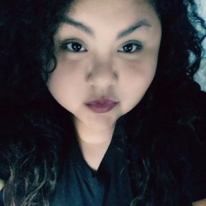 Meet your Posher, Mayra