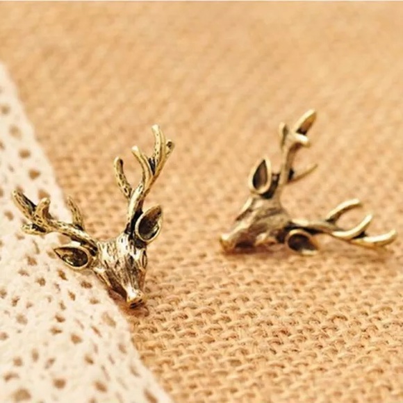 Jewelry - Adorable Deer Earrings