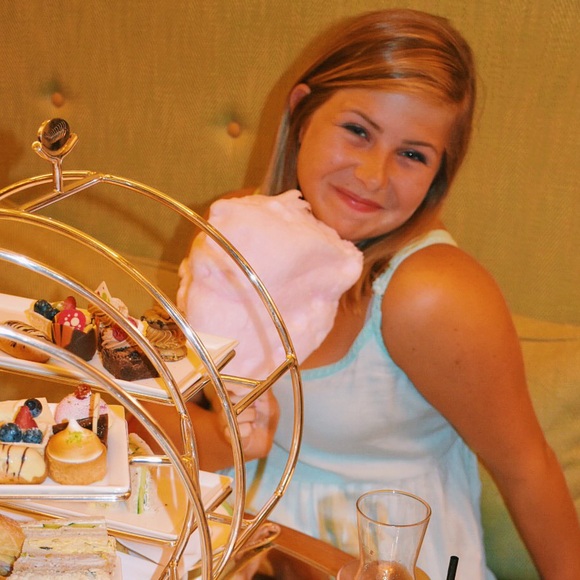 Meet your Posher, Emmy - Picture 4 of 4