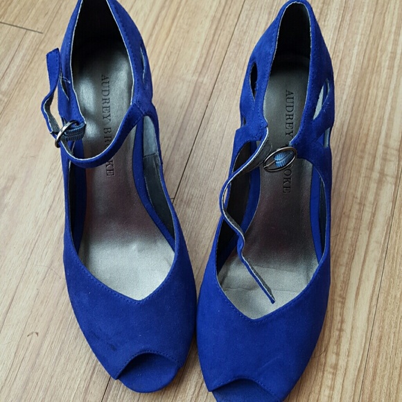 Audrey Brooke Wedges NWOT