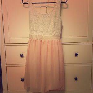 Beautiful lace & chiffon dress