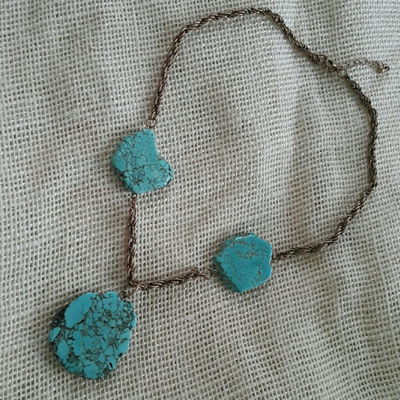 3 stoned necklace