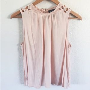 💗HOST PICK💗 ASTR Crochet Sleeveless Blouse