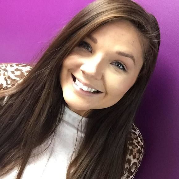 Meet your Posher, Amanda - Picture 1 of 1