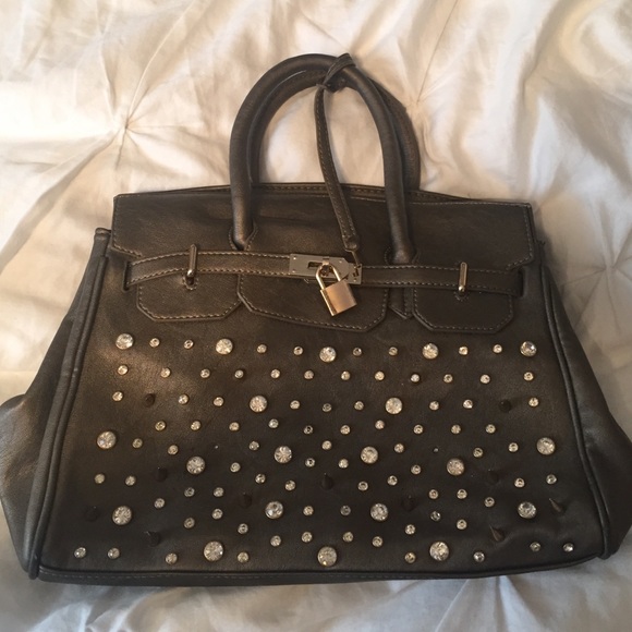 SOLD🎉Cute spikey bag!