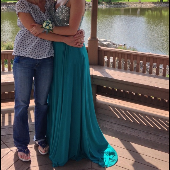 Sparkly prom dress - Picture 2 of 3