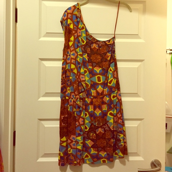 One shoulder dress