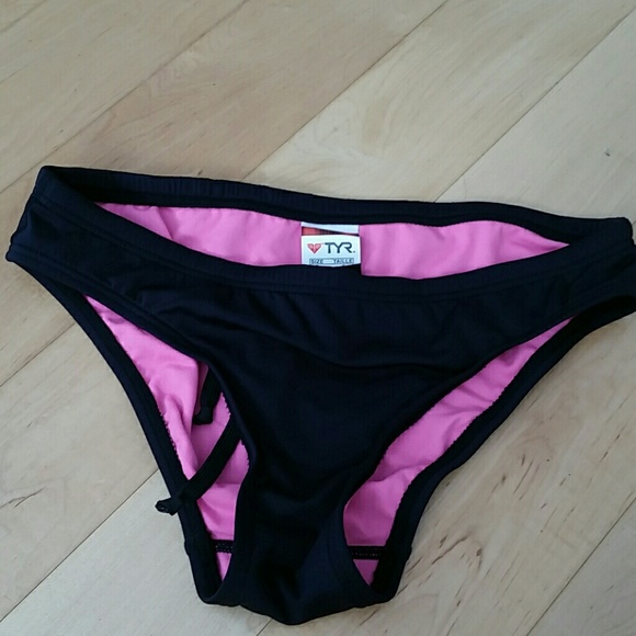 TYR Black swim bottoms