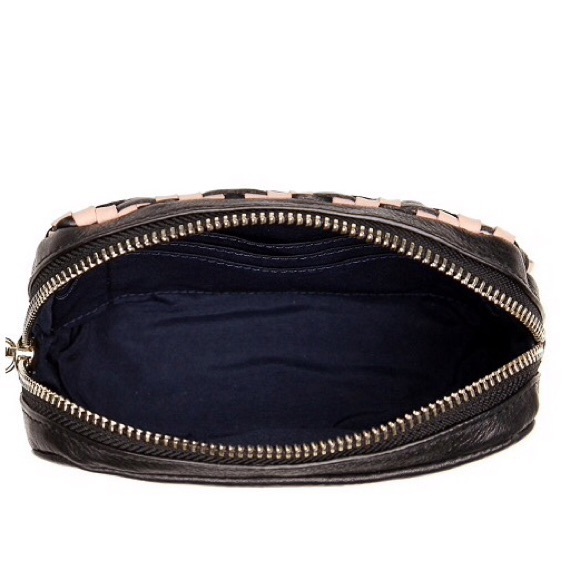 NOT AVAILABLE🌹Cole Haan Leather Wristlet