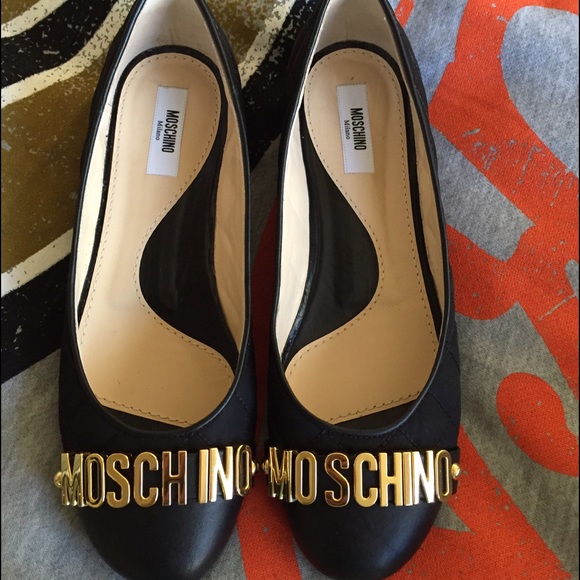 Moschino flats