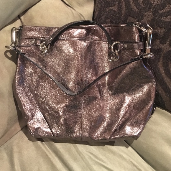Trendy silver metallic Coach bag - Picture 1 of 1